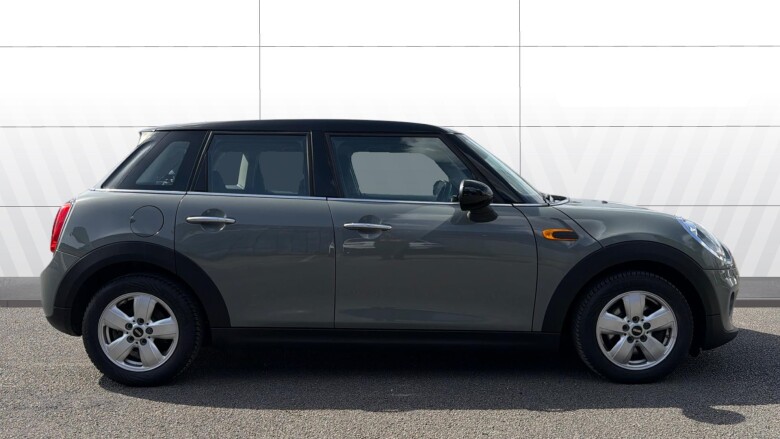 MINI Hatchback 1.5 Cooper 5dr Petrol Hatchback